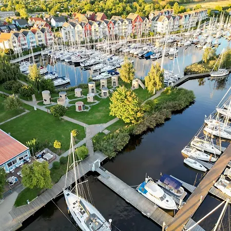 Slube Am Yachthafen Отель *